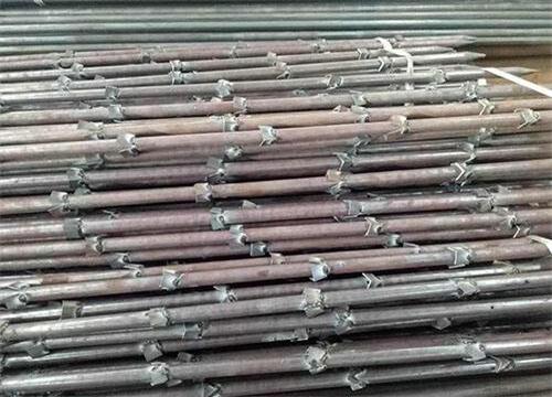 洛龙隧道钢花管